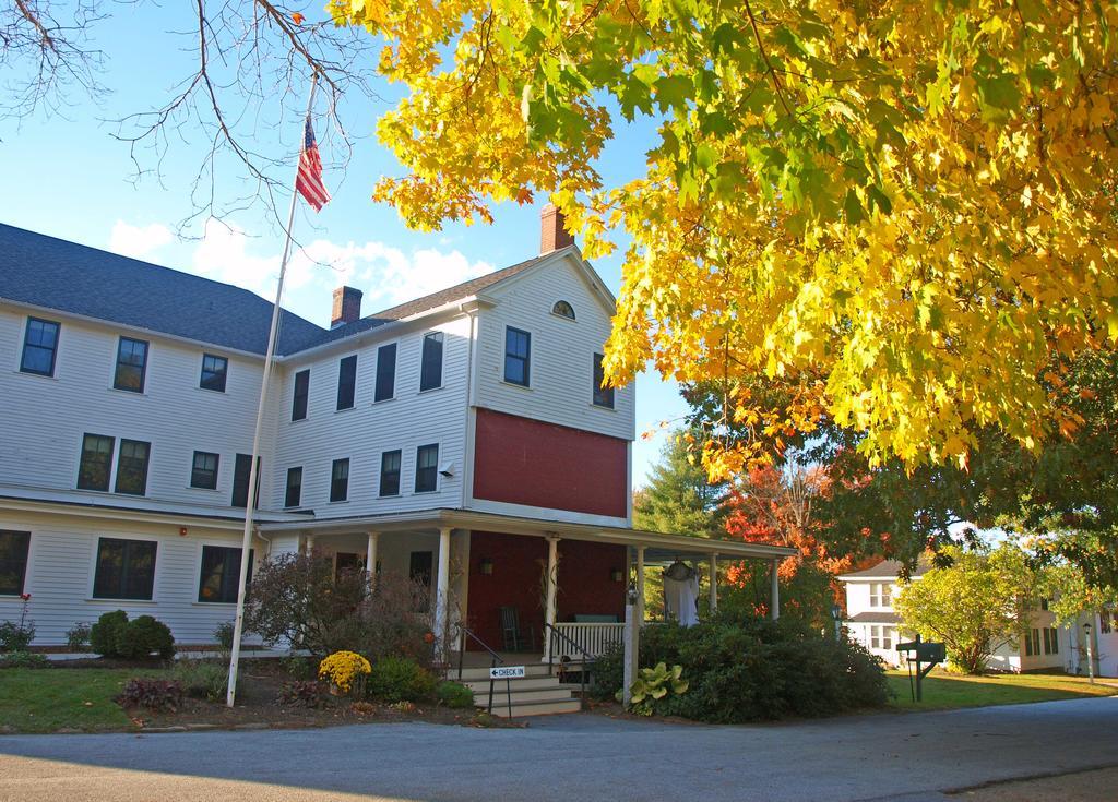 Woodbound Inn Rindge ภายนอก รูปภาพ